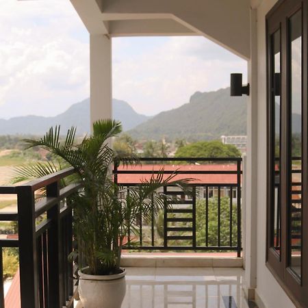 Vang Vieng Consiana Hotel מראה חיצוני תמונה