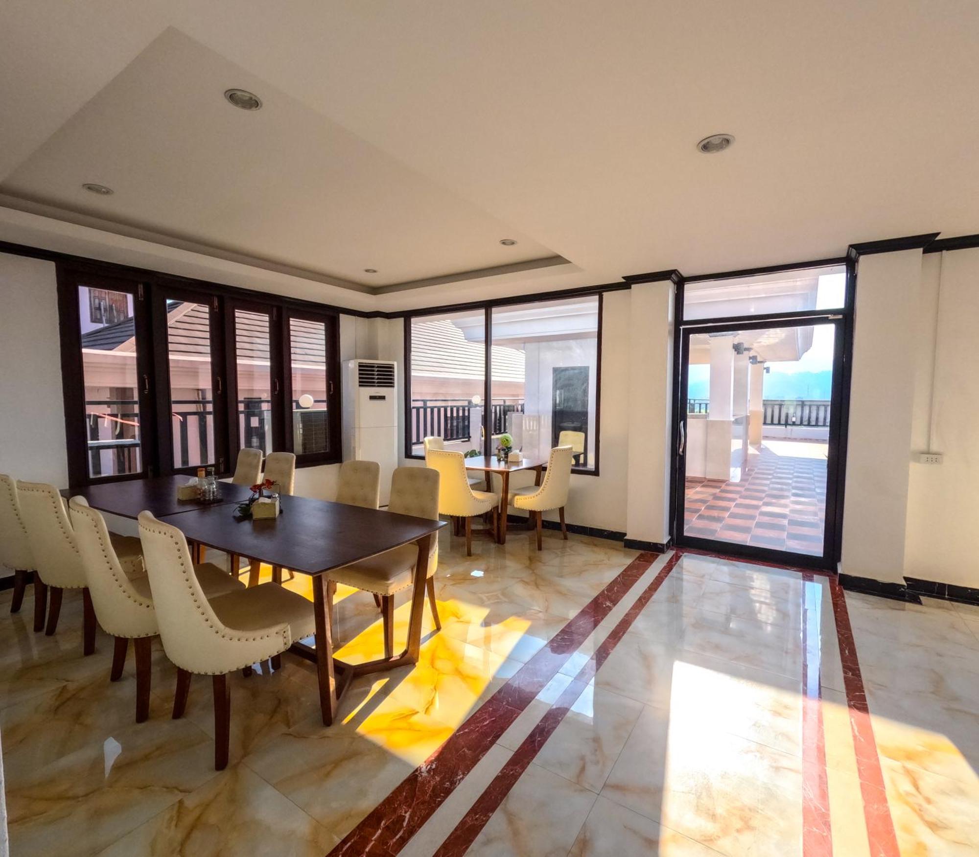 Vang Vieng Consiana Hotel מראה חיצוני תמונה