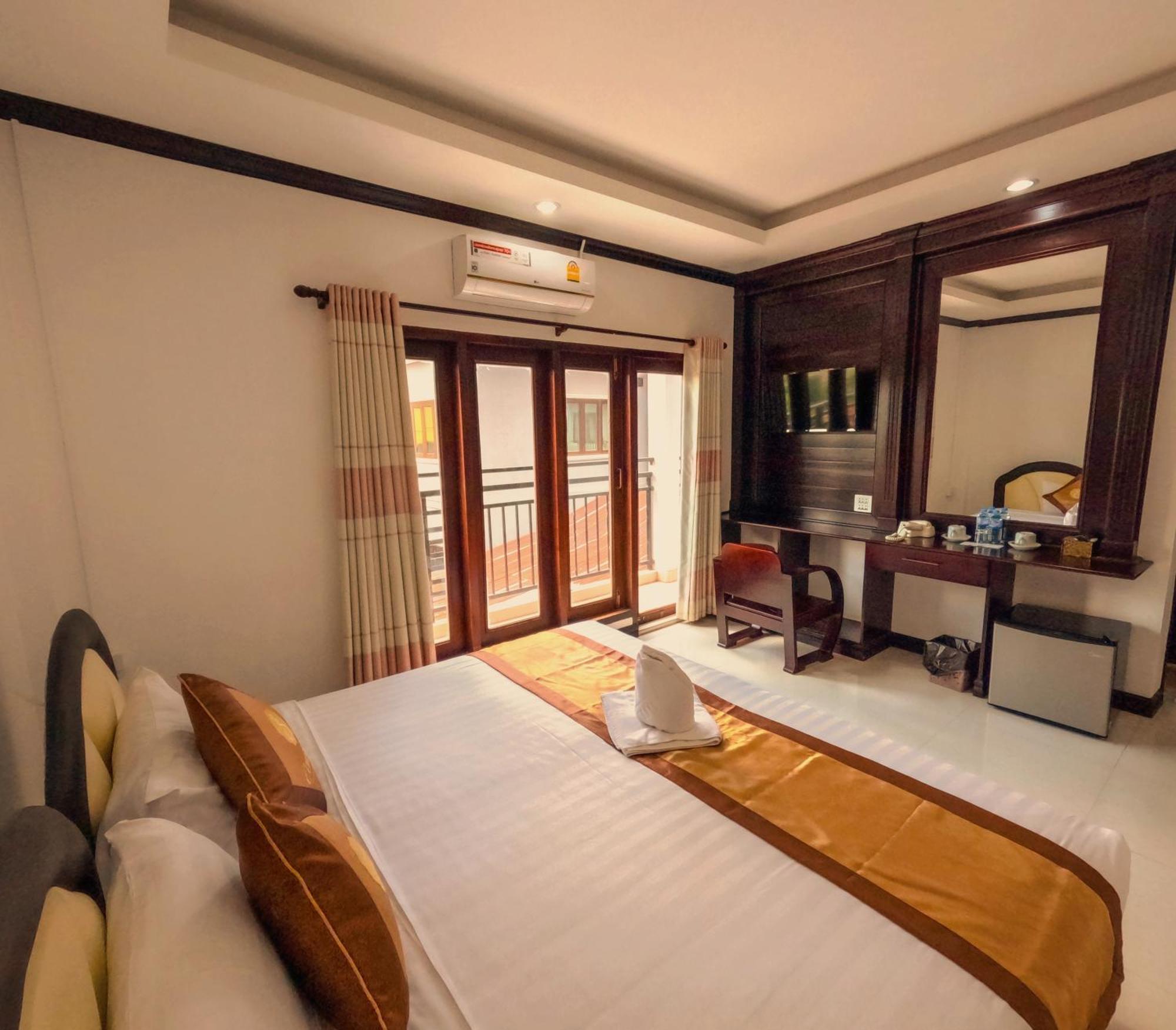 Vang Vieng Consiana Hotel מראה חיצוני תמונה