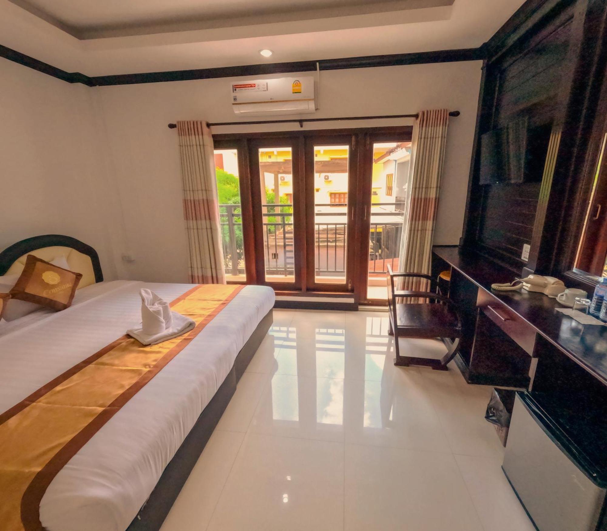 Vang Vieng Consiana Hotel מראה חיצוני תמונה
