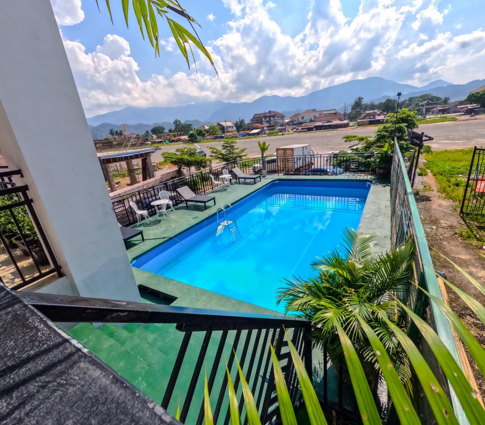 Vang Vieng Consiana Hotel מראה חיצוני תמונה