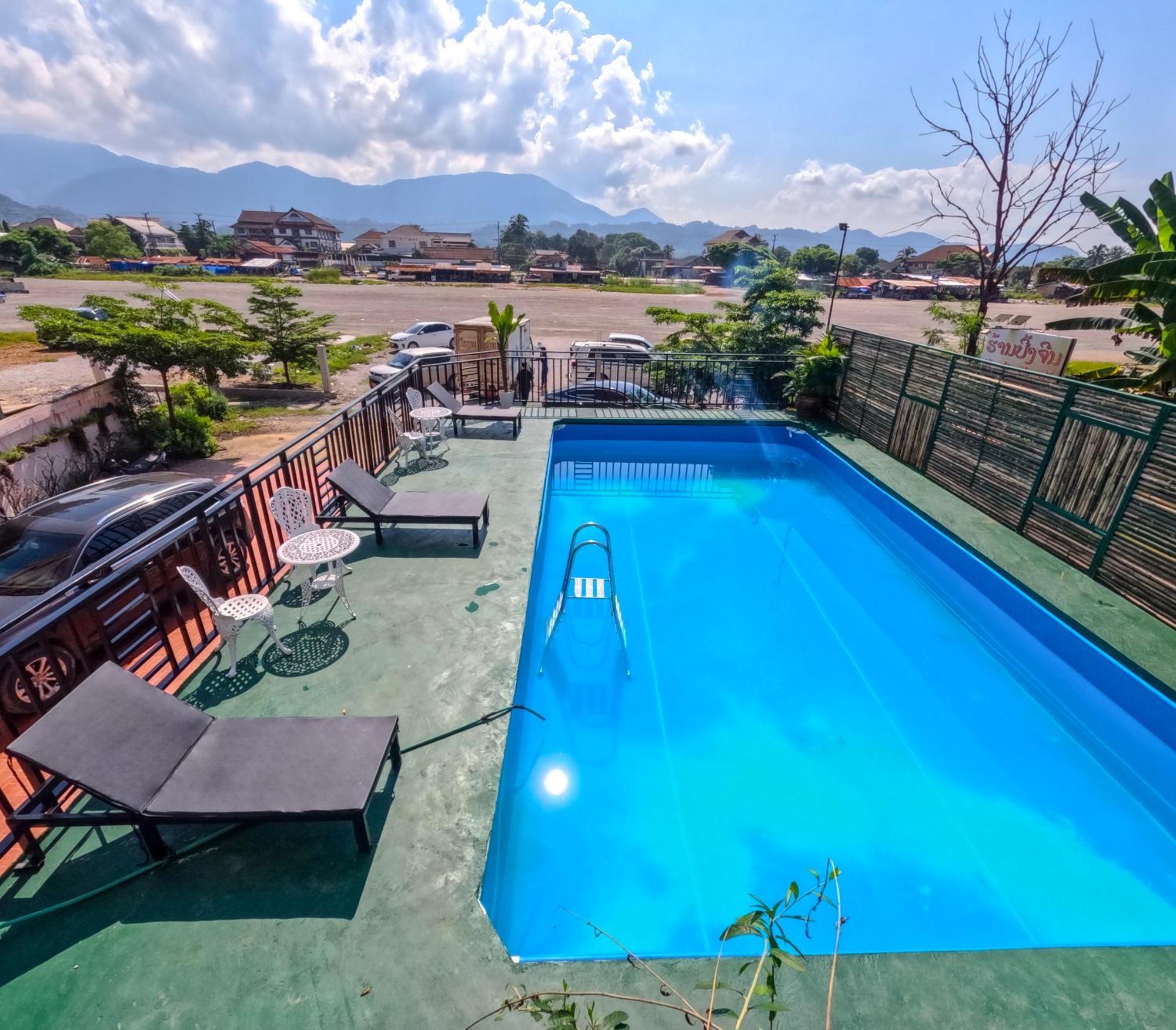 Vang Vieng Consiana Hotel מראה חיצוני תמונה