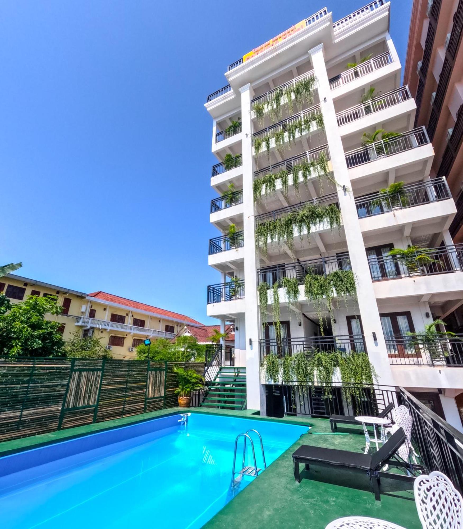 Vang Vieng Consiana Hotel מראה חיצוני תמונה