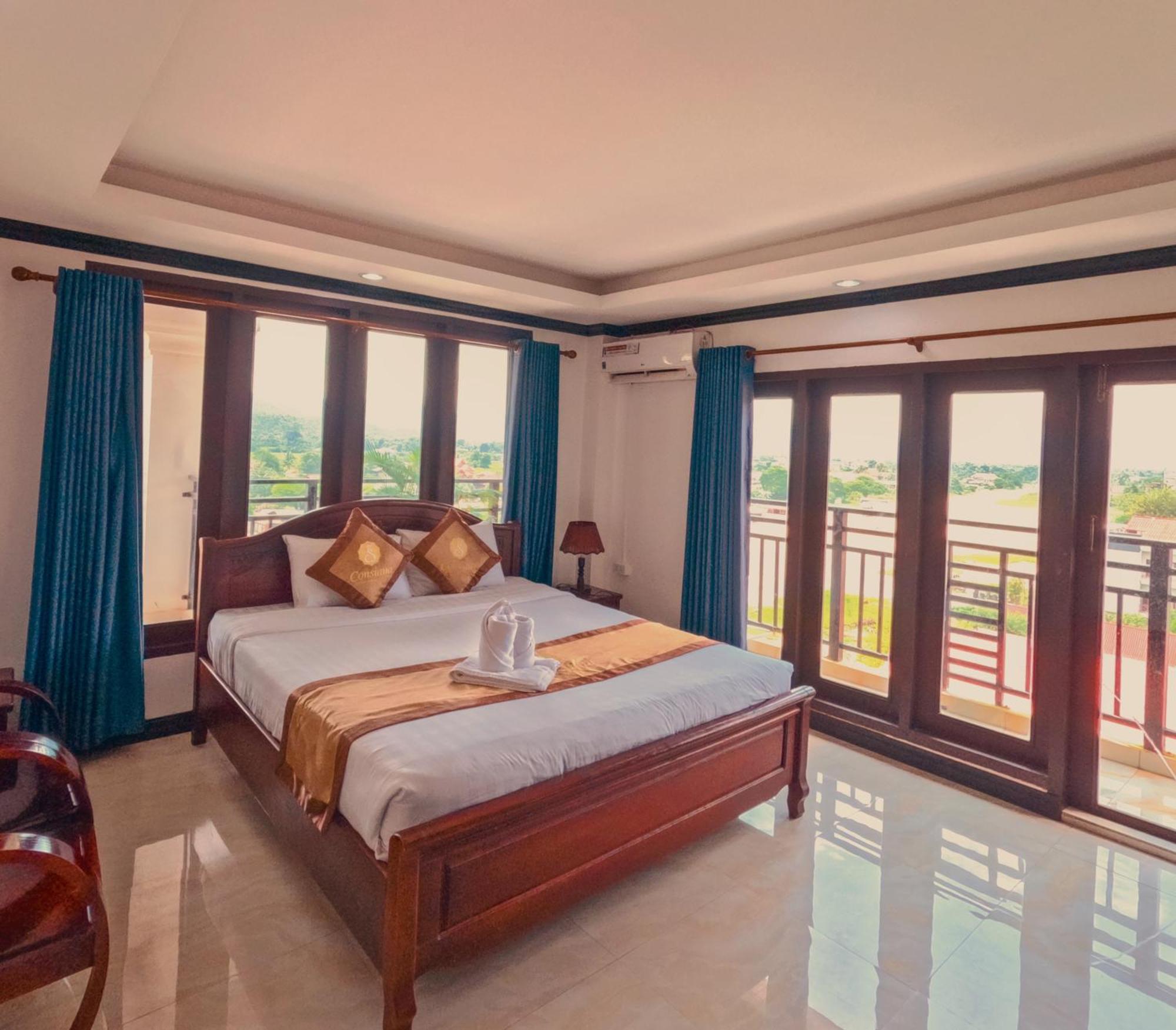 Vang Vieng Consiana Hotel מראה חיצוני תמונה