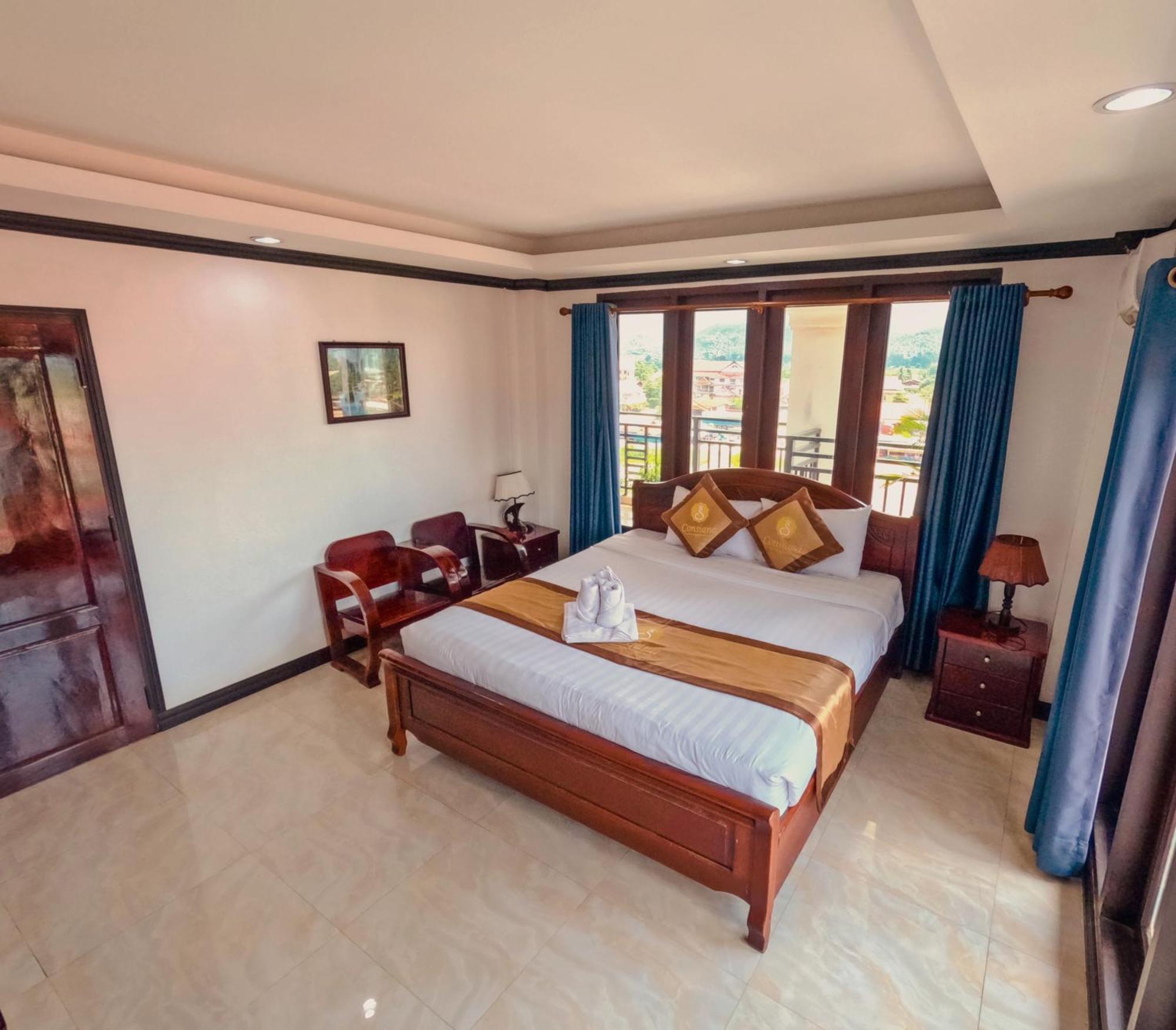 Vang Vieng Consiana Hotel מראה חיצוני תמונה