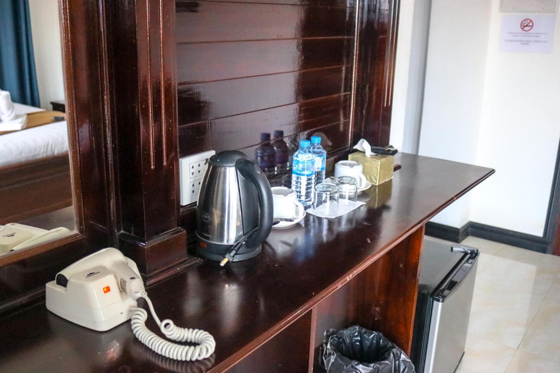Vang Vieng Consiana Hotel מראה חיצוני תמונה