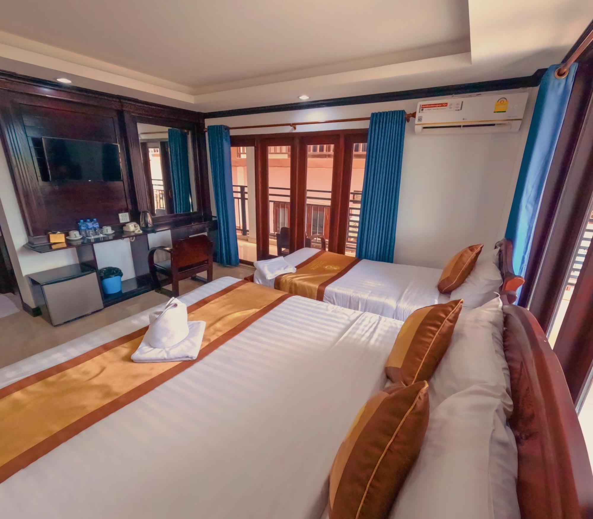 Vang Vieng Consiana Hotel מראה חיצוני תמונה