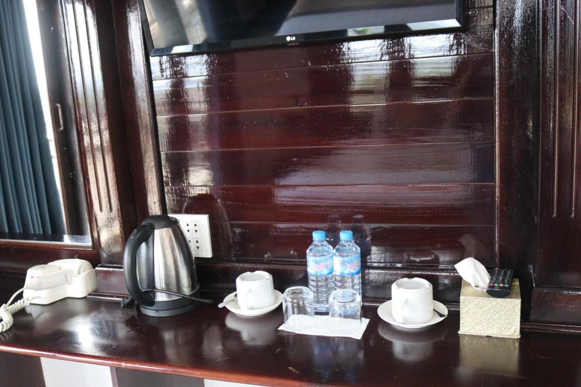 Vang Vieng Consiana Hotel מראה חיצוני תמונה