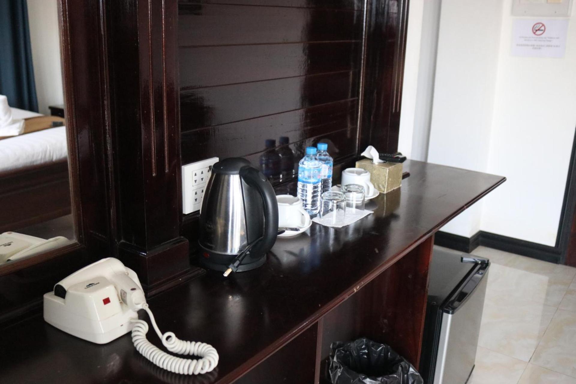 Vang Vieng Consiana Hotel מראה חיצוני תמונה